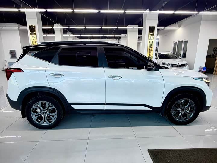 Фото 7 - Kia Seltos