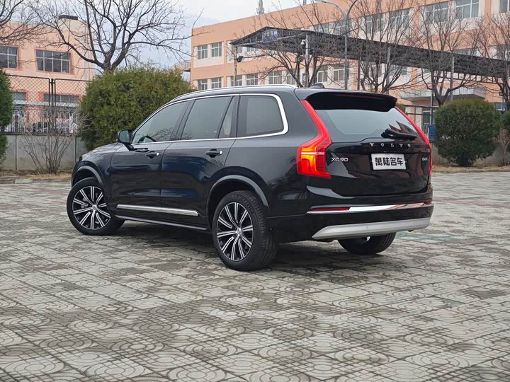 Фото 6 - Volvo XC90