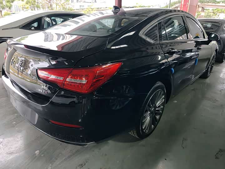 Фото 7 - Hongqi H5