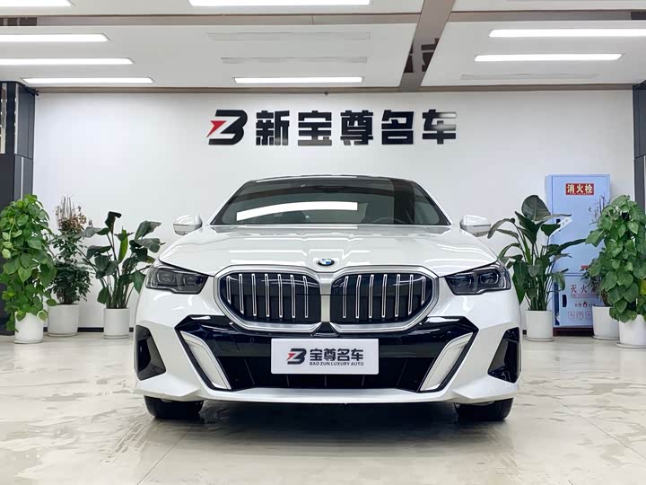 Фото 2 - BMW 5 Series