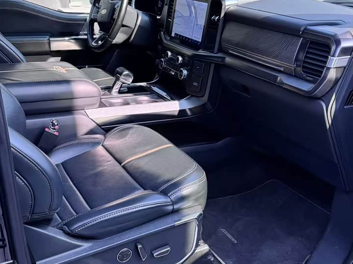 Фото 5 - Ford F-150 Raptor