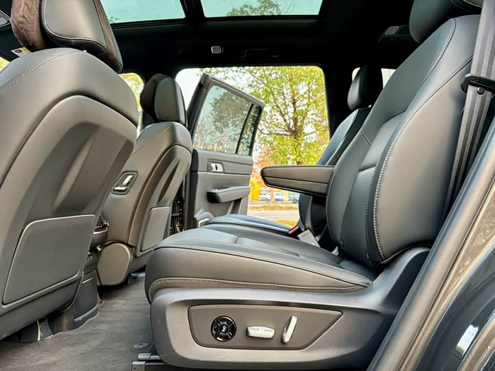 Фото 8 - LiXiang One