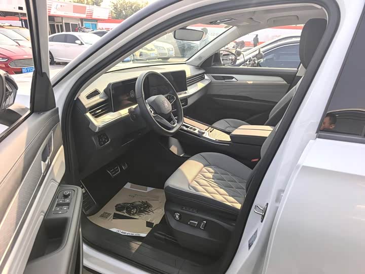 Фото 2 - Volkswagen Tavendor