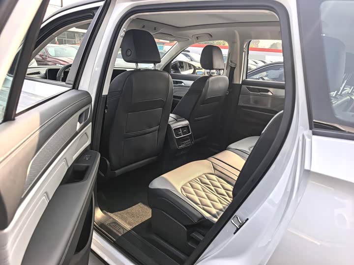 Фото 4 - Volkswagen Tavendor