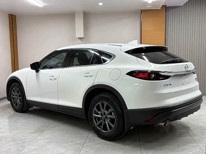 Фото 4 - Mazda CX-4