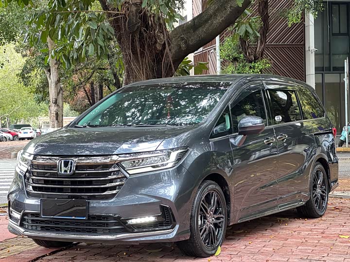 Фото 1 - Honda Odyssey