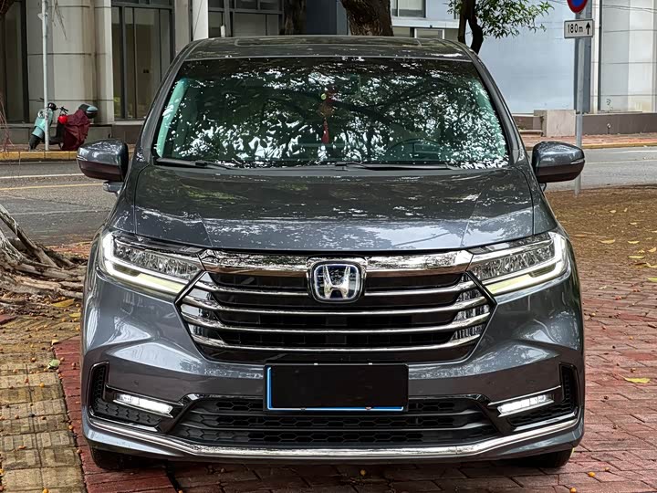 Фото 2 - Honda Odyssey