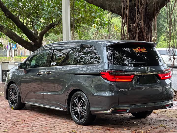 Фото 4 - Honda Odyssey