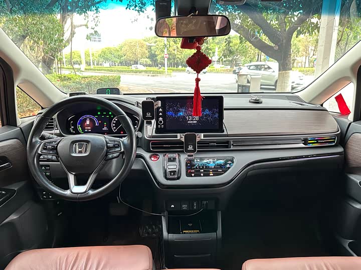 Фото 7 - Honda Odyssey