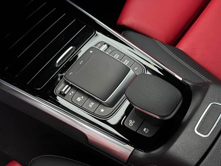 Photo 6 - Mercedes-Benz GLB-Class AMG