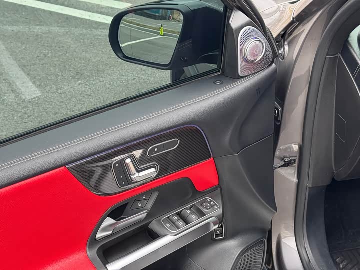 Photo 7 - Mercedes-Benz GLB-Class AMG