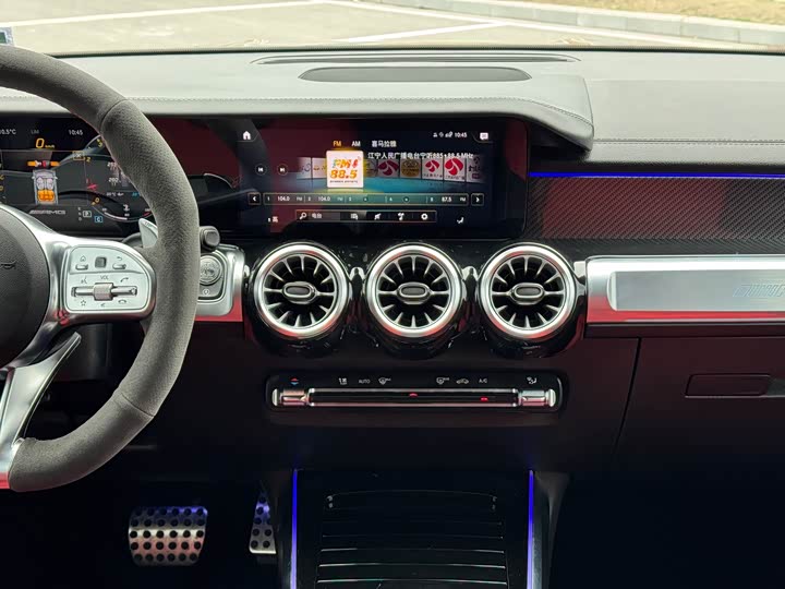 Photo 8 - Mercedes-Benz GLB-Class AMG