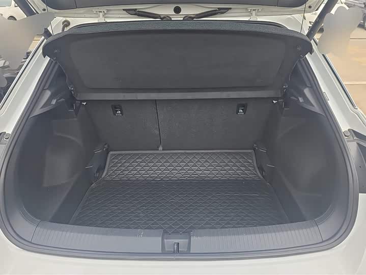 Photo 4 - Volkswagen T-Roc