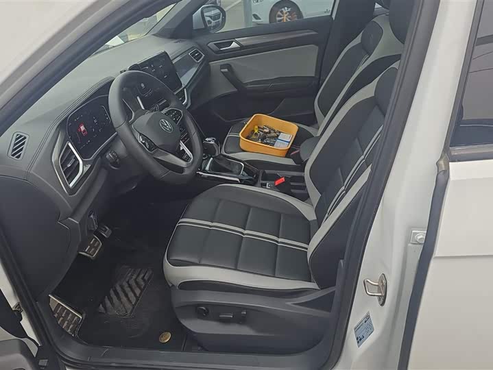 Photo 9 - Volkswagen T-Roc