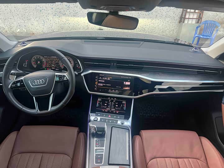Фото 4 - Audi A6L