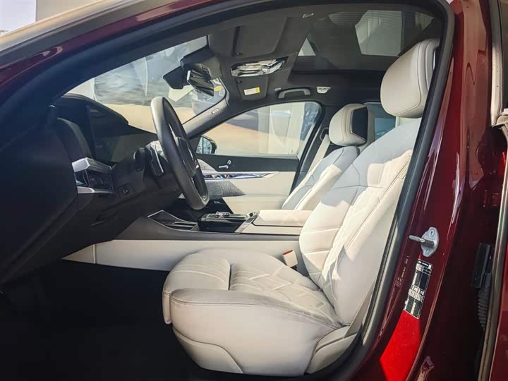 Фото 9 - BMW 7 Series