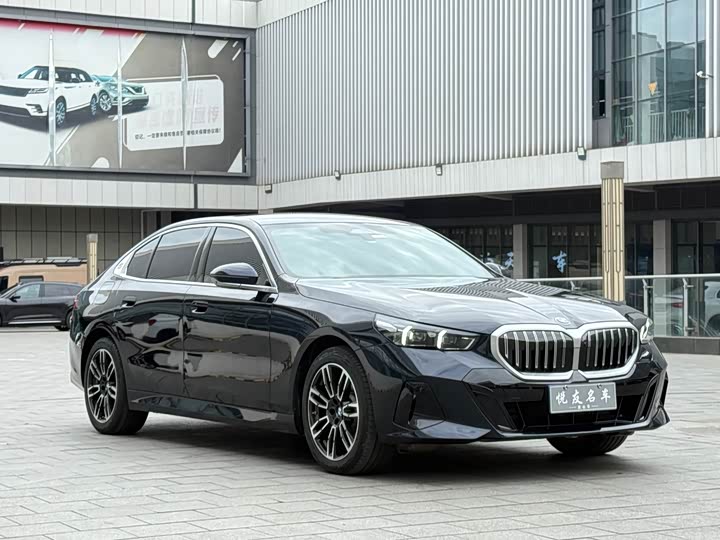 Фото 3 - BMW 5 Series