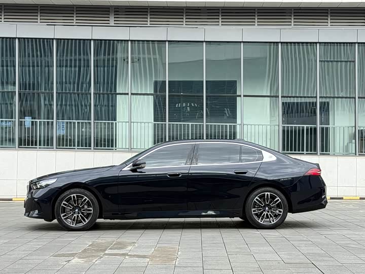 Фото 4 - BMW 5 Series