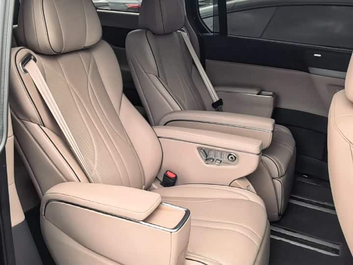 Фото 5 - XPeng X9