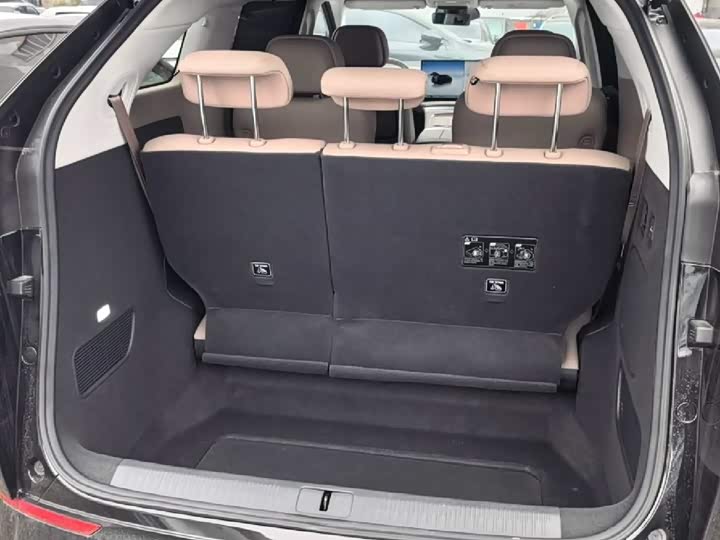 Фото 9 - XPeng X9