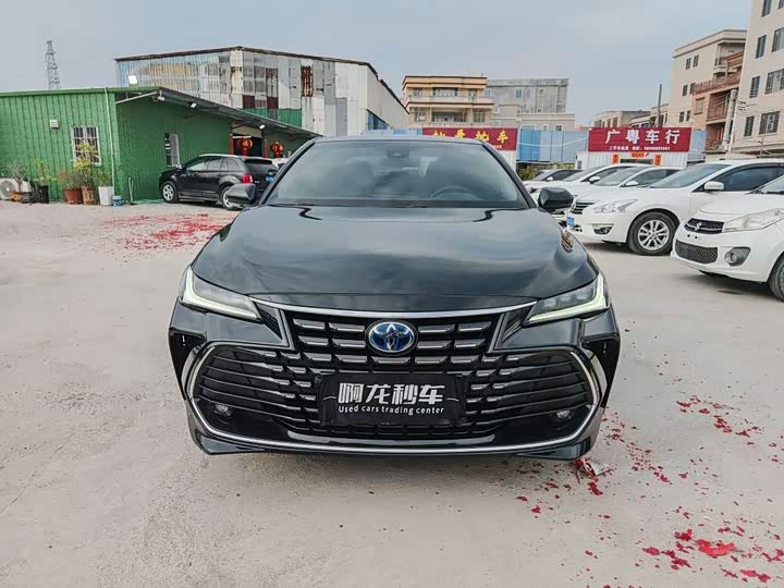 Photo 2 - Toyota Avalon