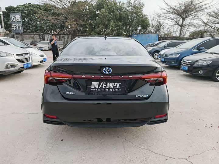 Photo 4 - Toyota Avalon