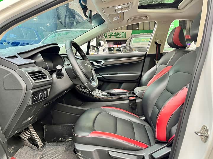 Фото 6 - Geely Emgrand GS