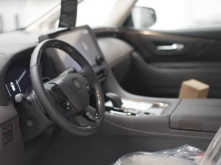 Photo 4 - Toyota Vellfire