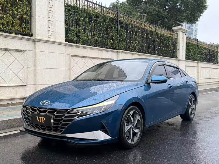 Photo 1 - Hyundai Elantra N line