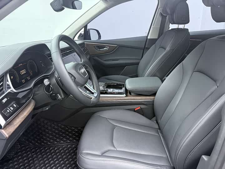 Фото 4 - Audi Q7