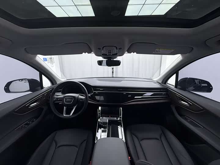 Фото 8 - Audi Q7