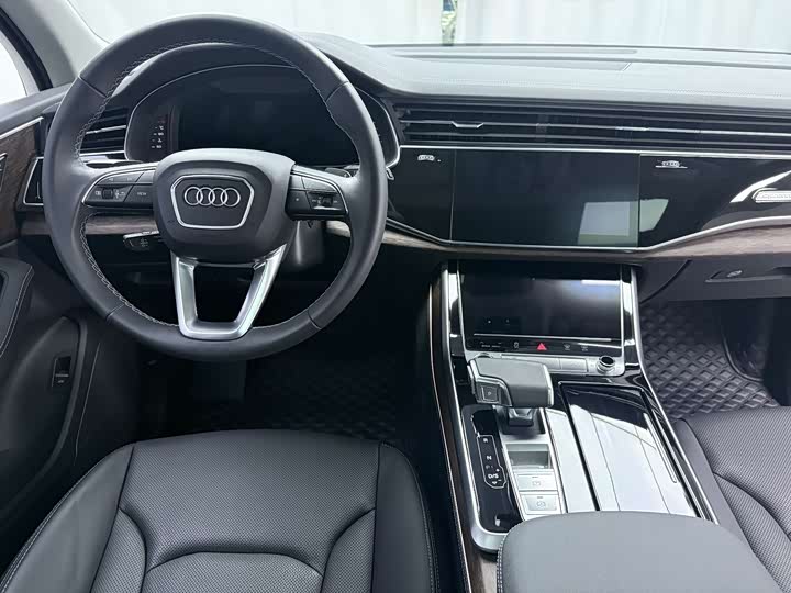 Фото 9 - Audi Q7