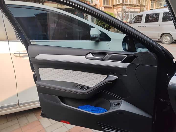 Фото 7 - Volkswagen Magotan