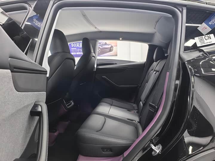 Photo 8 - Tesla Model Y