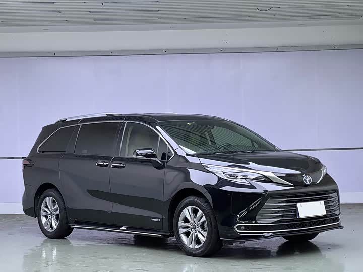 Photo 3 - Toyota Sienna