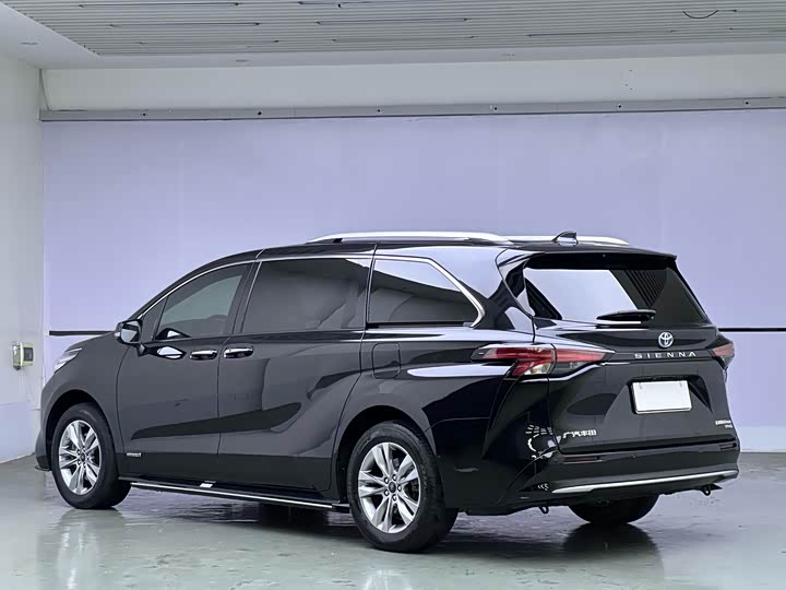 Photo 4 - Toyota Sienna