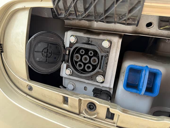 Photo 5 - Bestune Pony