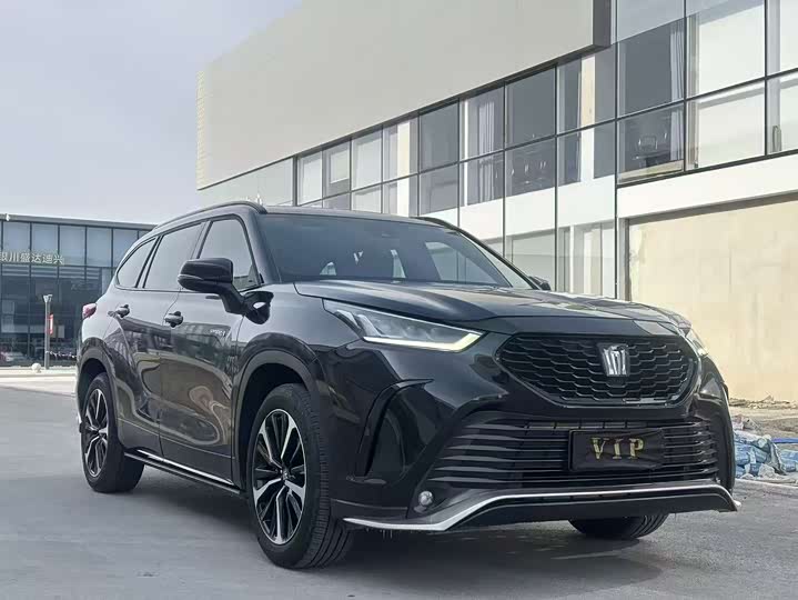 Фото 2 - Toyota Crown Kluger