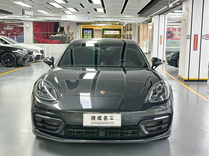 Фото 2 - Porsche Panamera