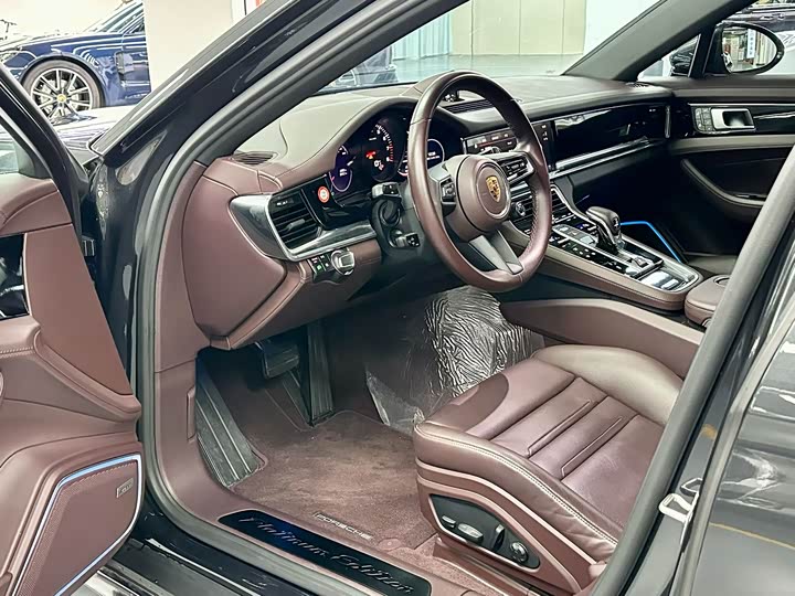 Фото 4 - Porsche Panamera