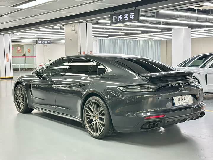 Фото 7 - Porsche Panamera