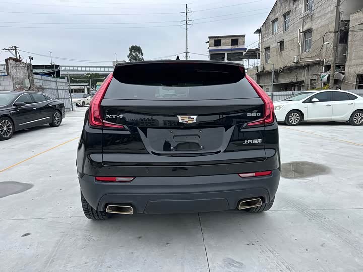 Фото 4 - Cadillac XT4