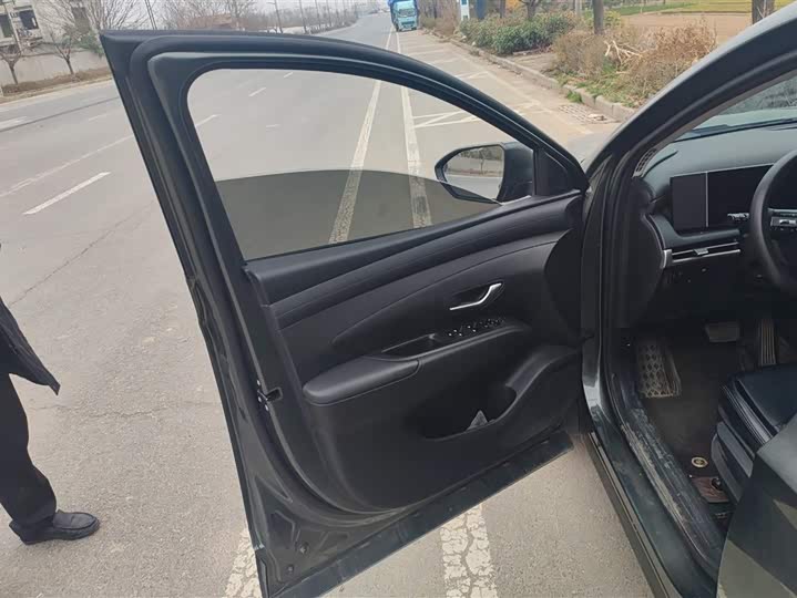 Фото 7 - Hyundai Tucson L