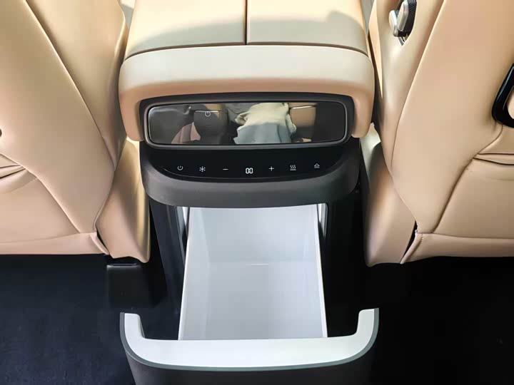 Фото 8 - XPeng X9