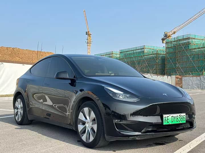 Photo 3 - Tesla Model Y