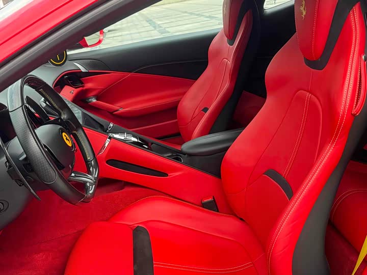 Фото 9 - Ferrari Roma