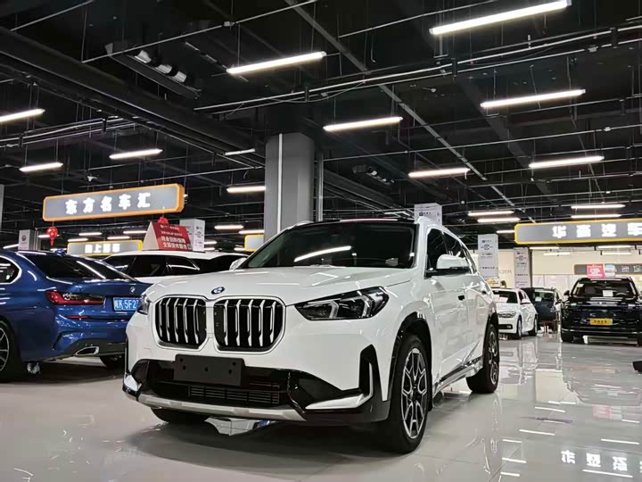 Фото 1 - BMW X1