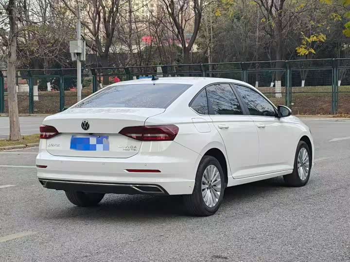 Фото 8 - Volkswagen Lavida