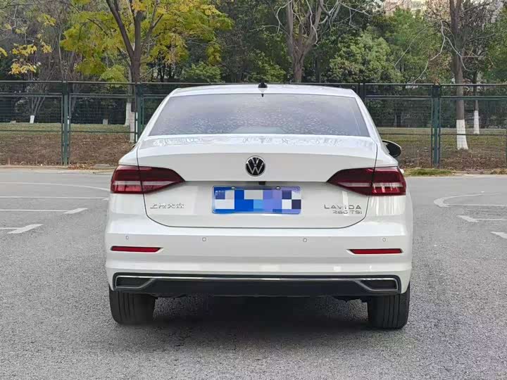 Фото 9 - Volkswagen Lavida