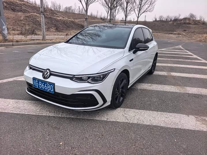 Фото 1 - Volkswagen Golf